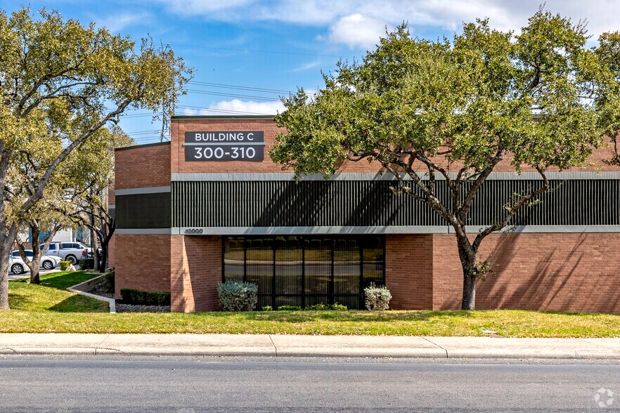 More Photos Of 12000 Network Blvd, San Antonio Unknown For Lease