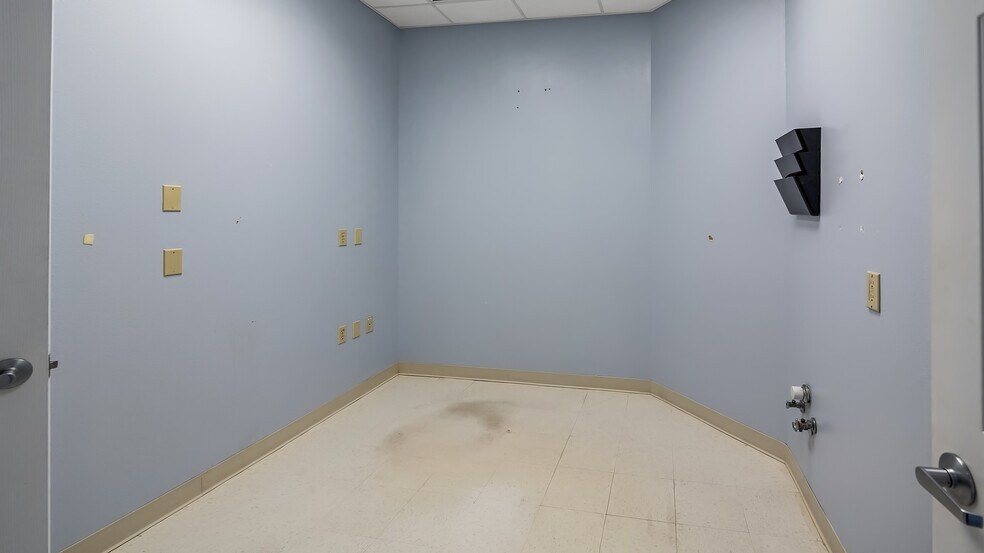 More Photos Of 16215 Sr-50 Hwy, Clermont Storefront For Lease