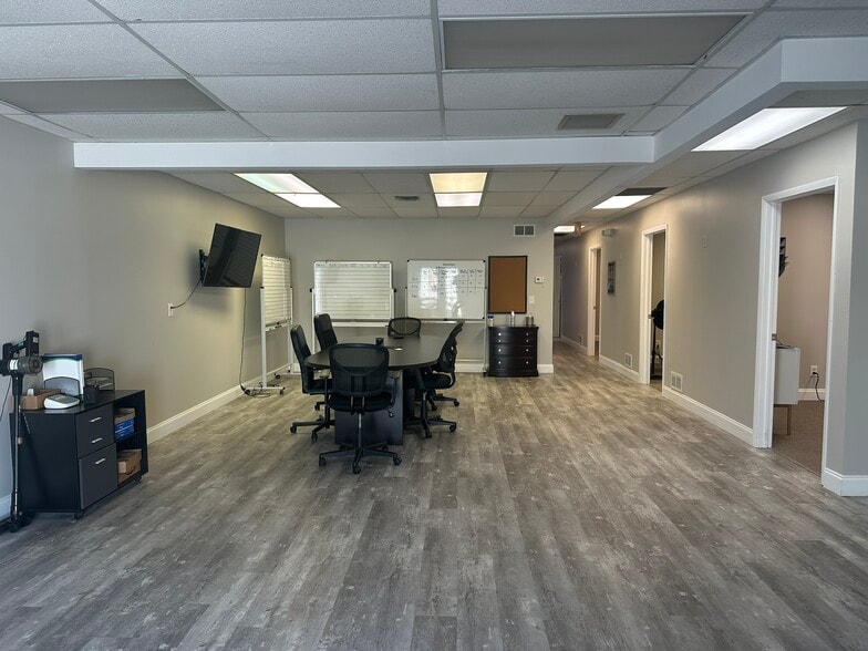 More Photos Of 710 1st Ave SW, Largo Office For Lease