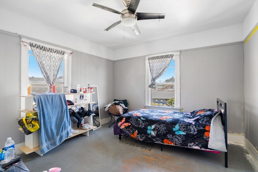 More Photos Of 239 W 43rd St, Los Angeles Apartments For Sale