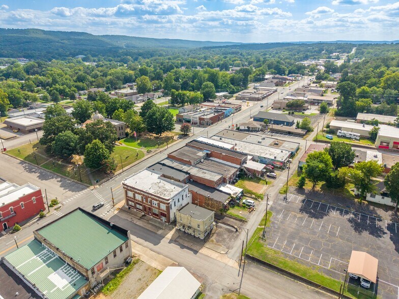 More Photos Of 104 N 3rd St, Heber Springs Office For Sale