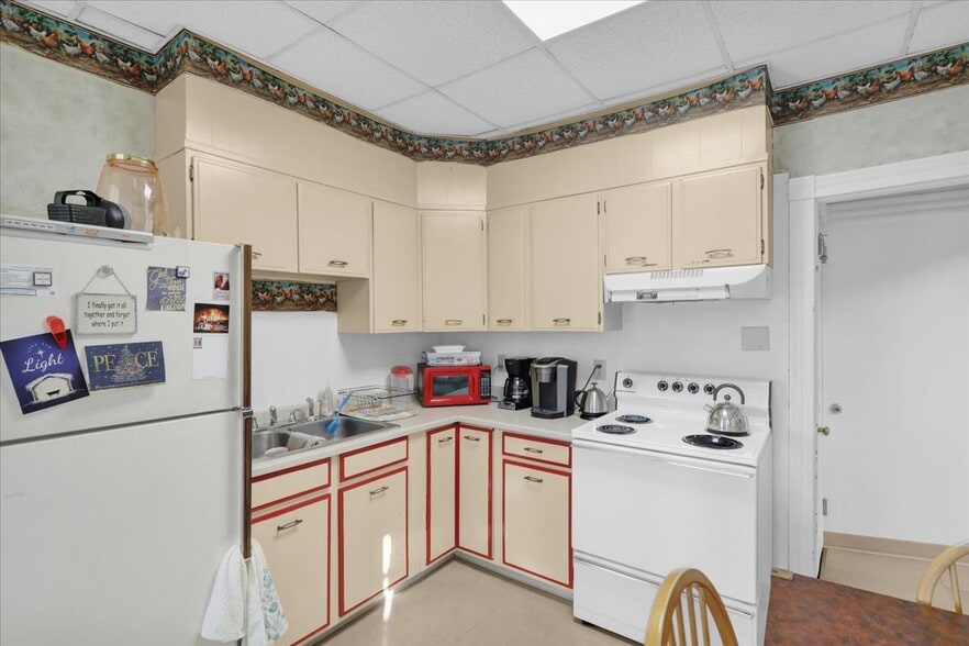 More Photos Of 612 Reading Ave, West Reading Office For Sale