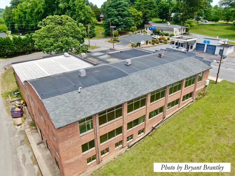 More Photos Of 201 N Main St, Catawba Warehouse For Lease