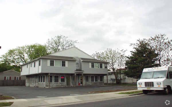 More Photos Of 114 E Hendricks Blvd, South Plainfield Storefront Retail Residential For Lease