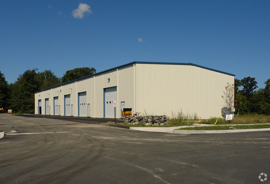 More Photos Of 195 Leonard Dr, Groton Warehouse For Sale