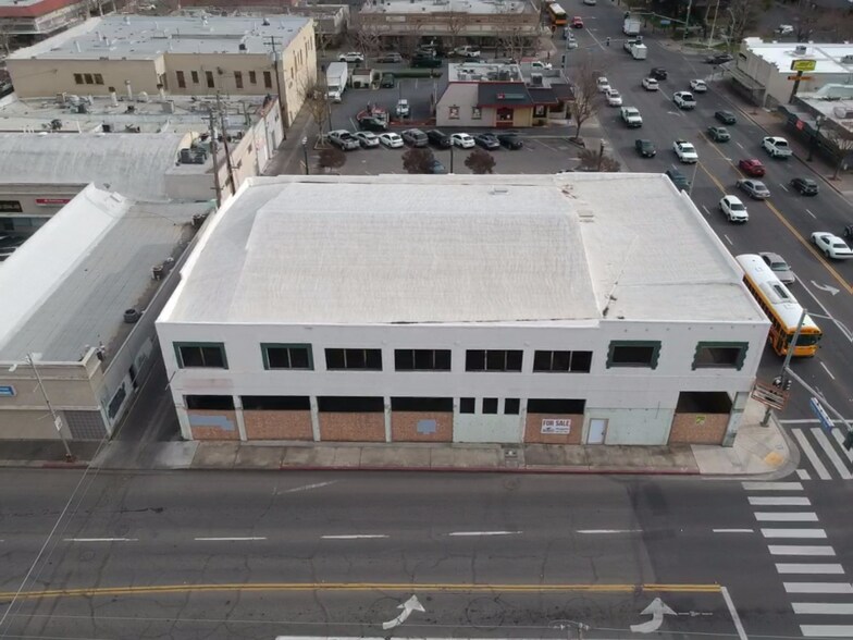 More Photos Of 208 E Olive Ave, Turlock Storefront For Sale