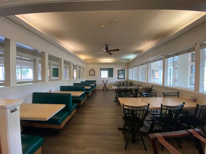 More Photos Of 74 Rowe Rd, Staunton Restaurant For Sale