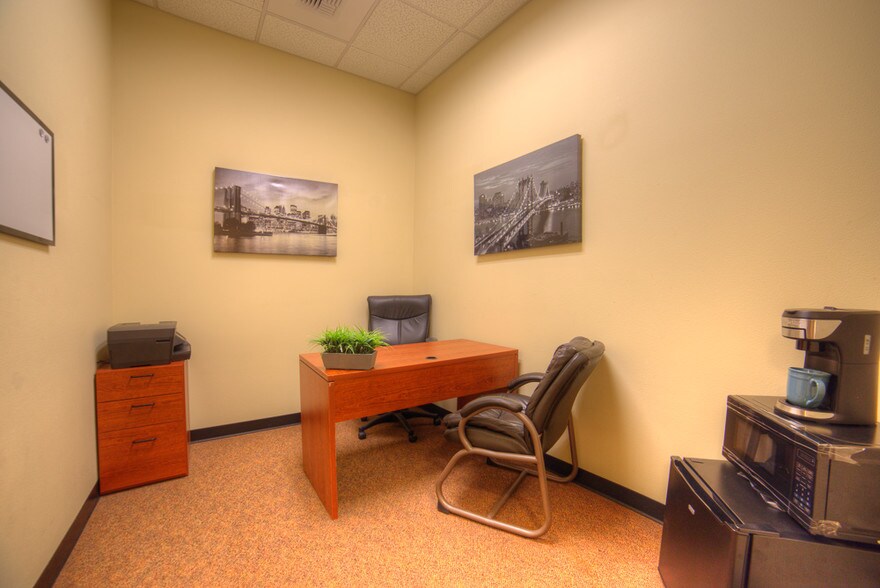 More Photos Of 410 W Bakerview Rd, Bellingham General Retail For Lease