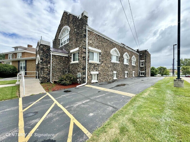 More Photos Of 1214 N Michigan Ave, Saginaw Specialty For Sale