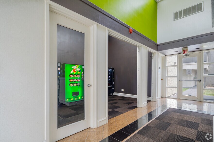 More Photos Of 11221 San Pedro Ave, San Antonio Hotel For Sale