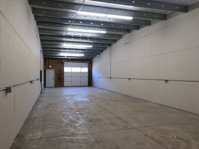 More Photos Of 3001 Short St, Springfield Industrial For Lease