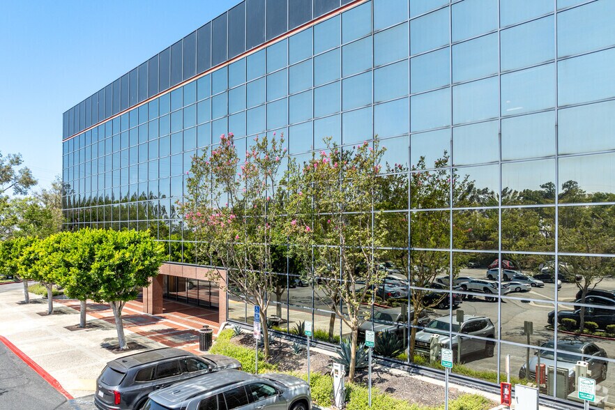 More Photos Of 1255 Corporate Center Dr, Monterey Park Office For Lease