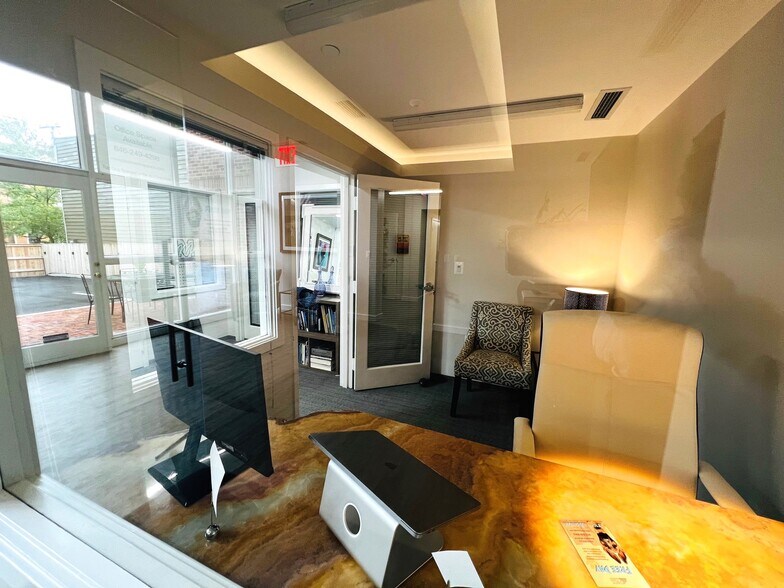 More Photos Of 403 N Henry St, Alexandria Office For Sale
