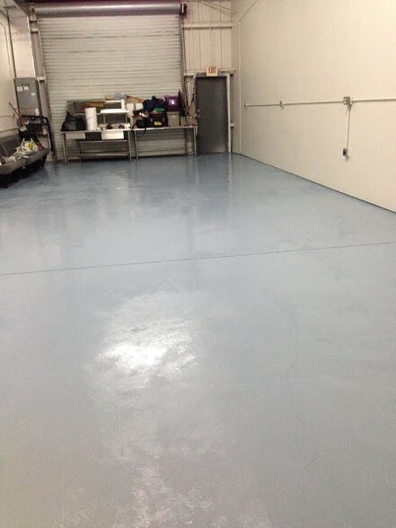 More Photos Of 4515-4521 Northgate Ct, Sarasota Warehouse For Sale