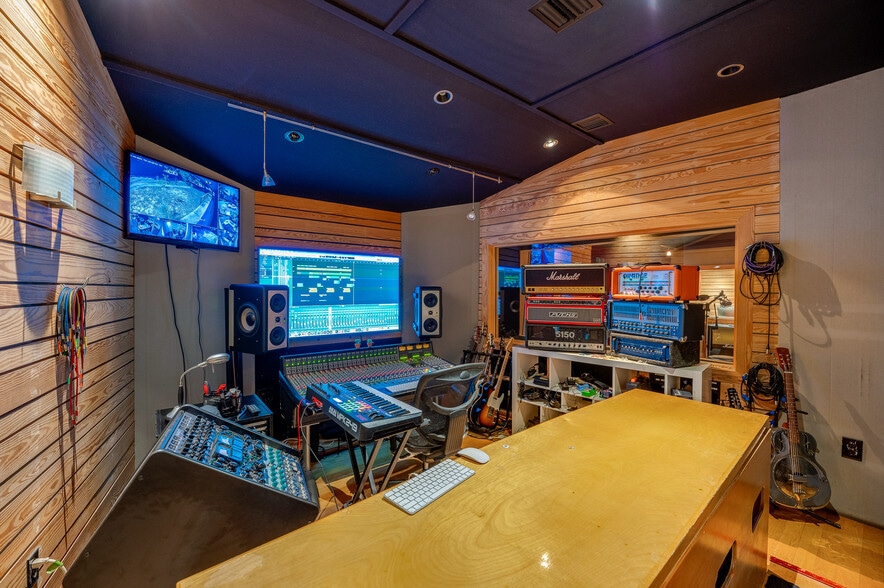 More Photos Of 2250 N Volusia Ave, Orange City Specialty For Sale