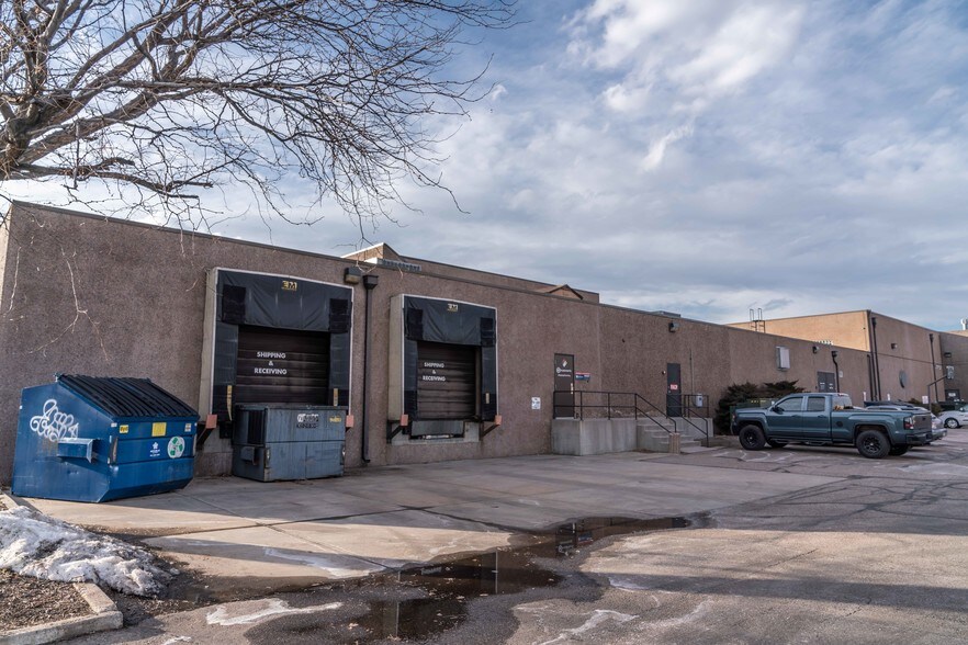 More Photos Of 4850-4860 Ward Rd, Wheat Ridge Flex For Lease