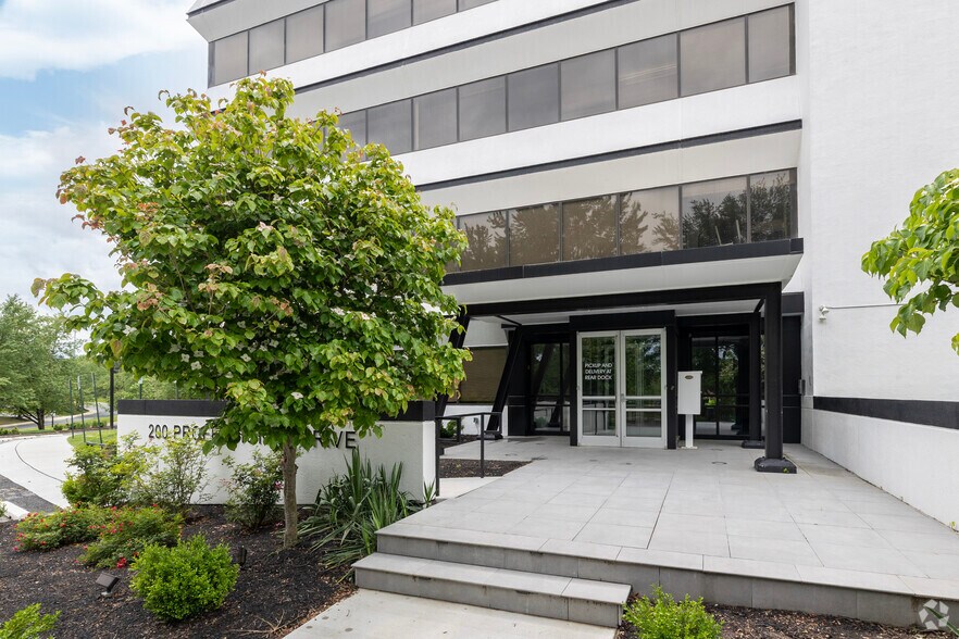 More Photos Of 200 Professional Dr, Gaithersburg Medical For Sale