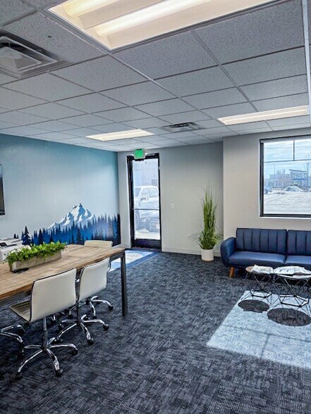 More Photos Of 1976 E Franklin Rd, Meridian Warehouse For Lease