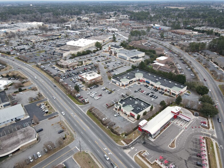 More Photos Of 516 Greenville Blvd SE, Greenville General Retail For Lease