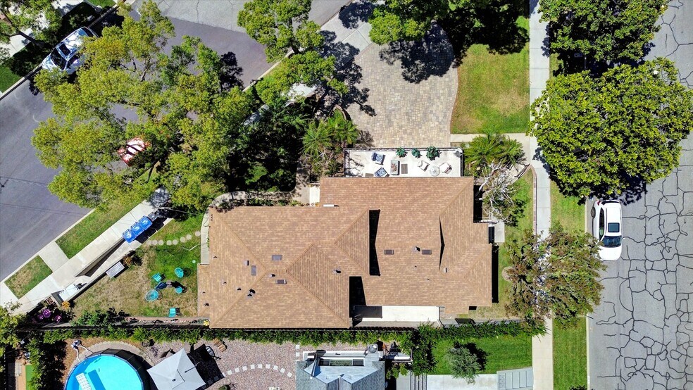 More Photos Of 1120 East Ave, Burbank Apartments For Sale