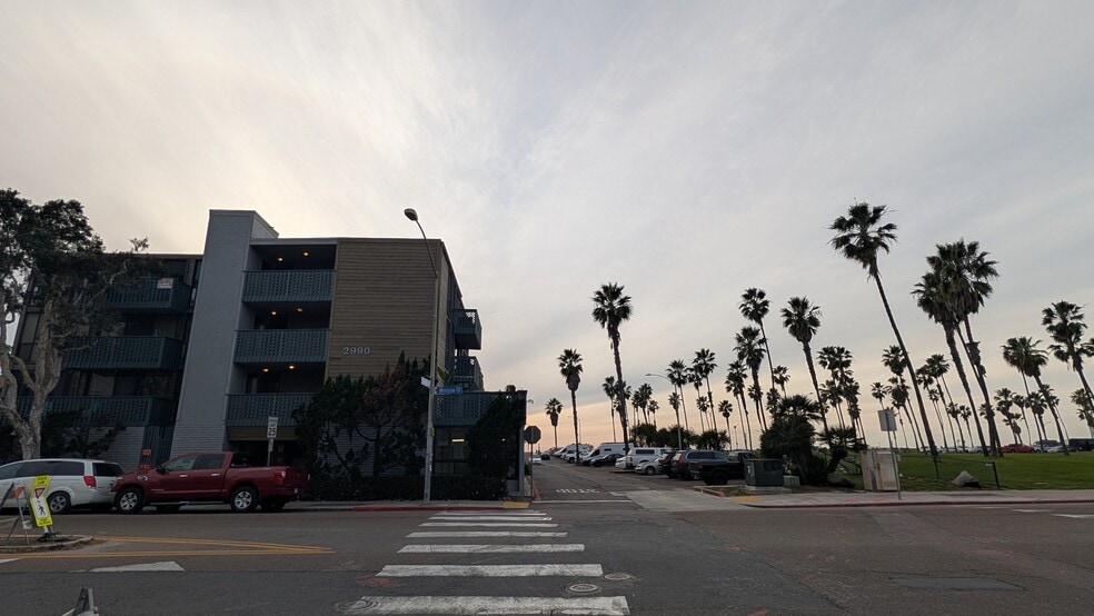 Primary Photo Of 2990 Mission Blvd, San Diego Office Residential For Lease