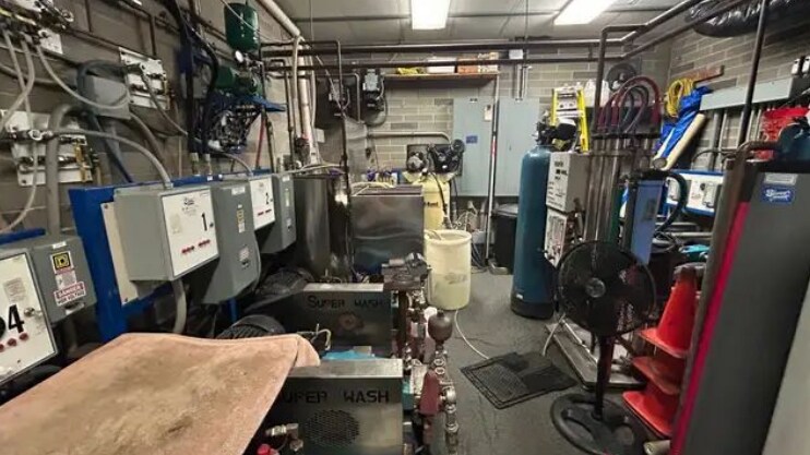 More Photos Of 3108 Blackiston Mill Rd, New Albany Carwash For Sale