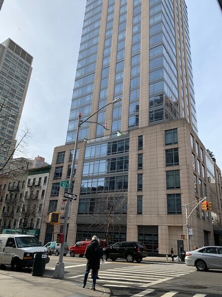 More Photos Of 1559 York Ave, New York Medical For Sale