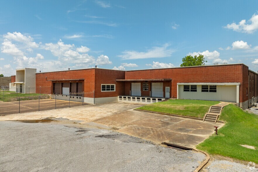 More Photos Of 730-750 Huron St, Memphis Warehouse For Lease
