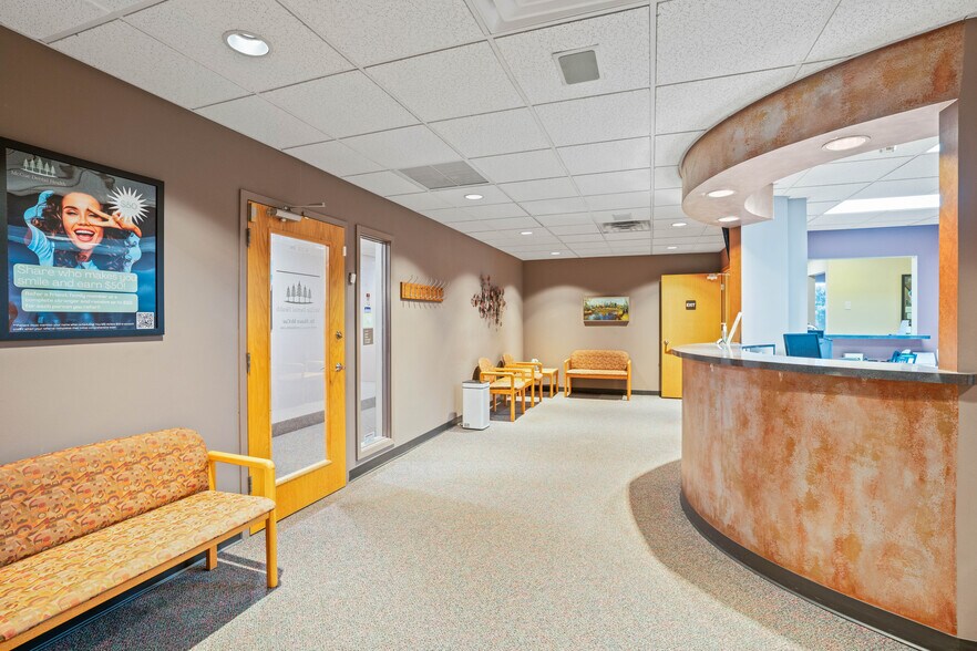 More Photos Of 10625 W North Ave, Milwaukee Medical For Lease