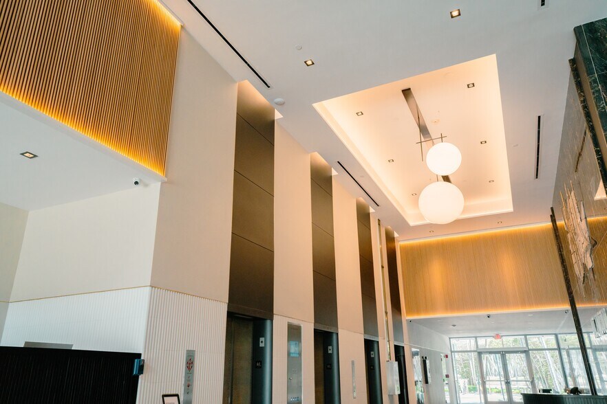 More Photos Of 401-407 Lincoln Rd, Miami Beach Office Residential For Lease