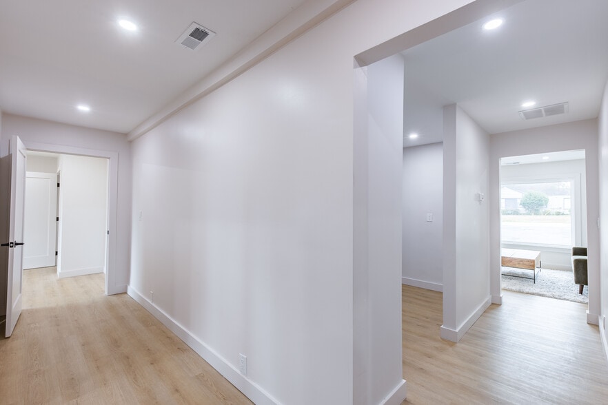 More Photos Of 1685 Lower Roswell Rd, Marietta Medical For Lease