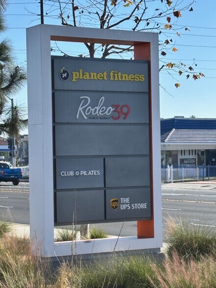 More Photos Of 7911-7927 Garden Grove Blvd, Garden Grove General Retail For Lease
