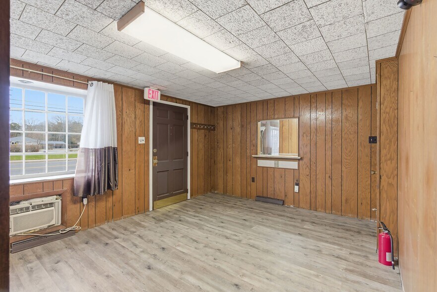 More Photos Of 213 Lacey Rd, Forked River Medical For Sale