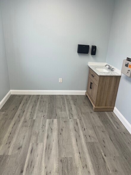 More Photos Of 138 Leland St, Framingham Office For Lease