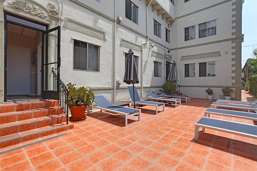 More Photos Of 722 S Manhattan Pl, Los Angeles Apartments For Sale