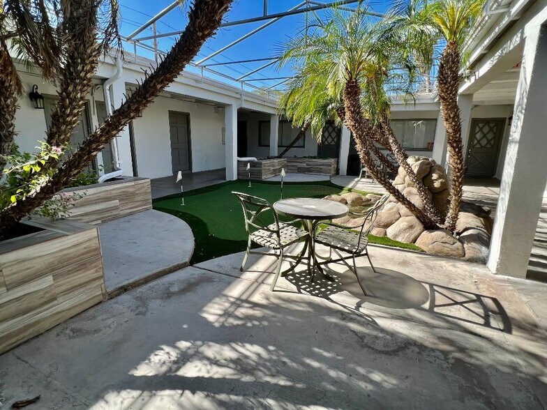 More Photos Of 14819 N Cave Creek Rd, Phoenix Office For Lease