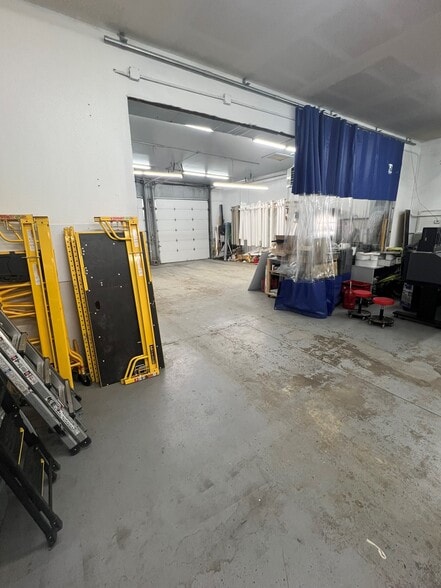 More Photos Of 2200 S Monaco Pky, Denver Storefront For Lease