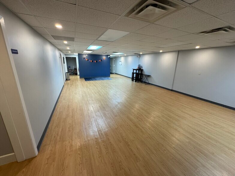 More Photos Of 7100 W Center St, Milwaukee Office For Sale