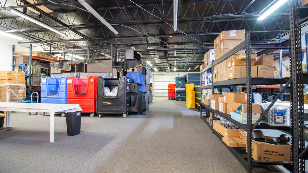 More Photos Of 1603-1605 Sunshine Dr, Clearwater Warehouse For Lease