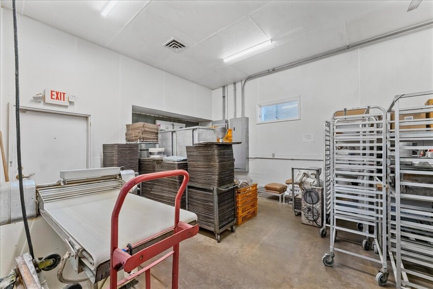 More Photos Of 118 Main St, Luxemburg Specialty For Sale