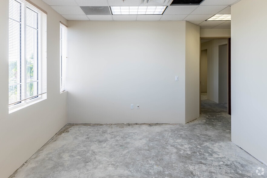 More Photos Of 1398 SW 160th Ave, Weston Medical For Lease