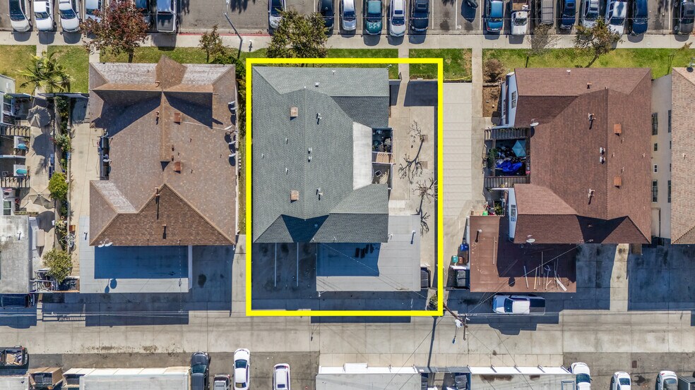 More Photos Of 1022 El Camino Dr, Costa Mesa Apartments For Sale