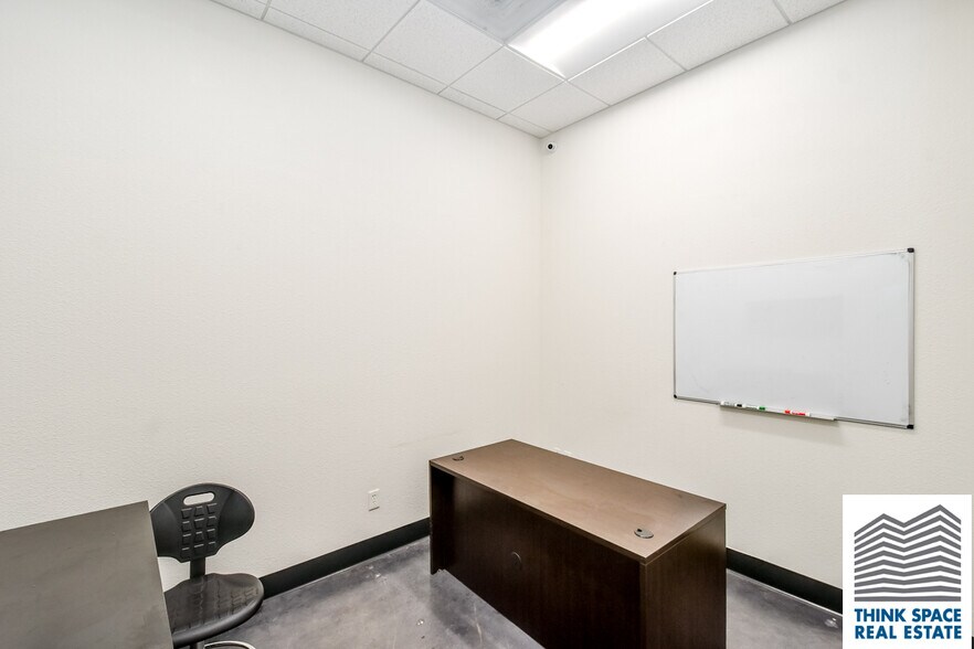 More Photos Of 9419 Mason Ave, Chatsworth Manufacturing For Lease