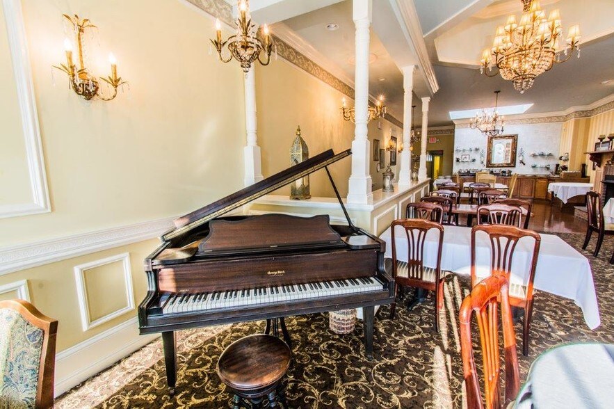 More Photos Of 183 S Main St, Russellville Restaurant For Sale