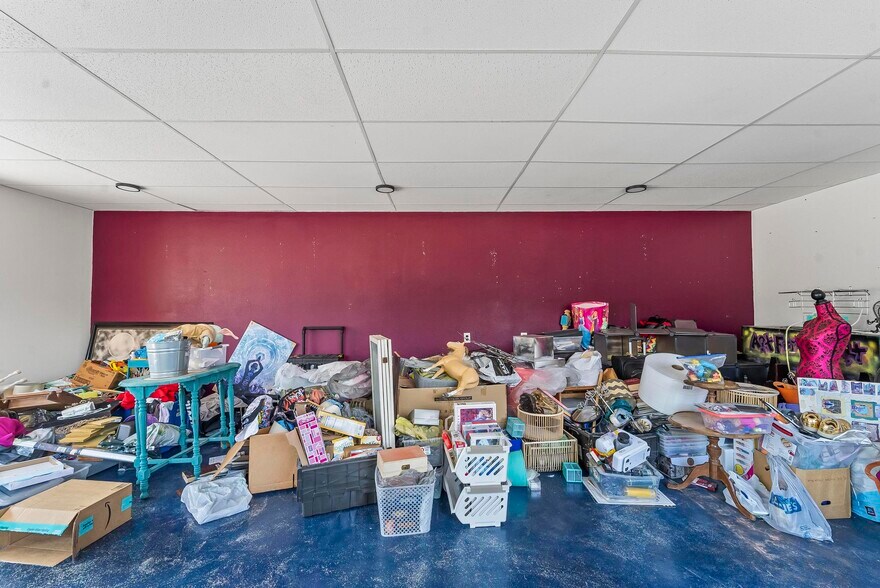 More Photos Of 909-911 Milton Rd, Alton Flex For Sale