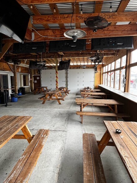 More Photos Of 910 Union Ave, Union Beach Restaurant For Sale