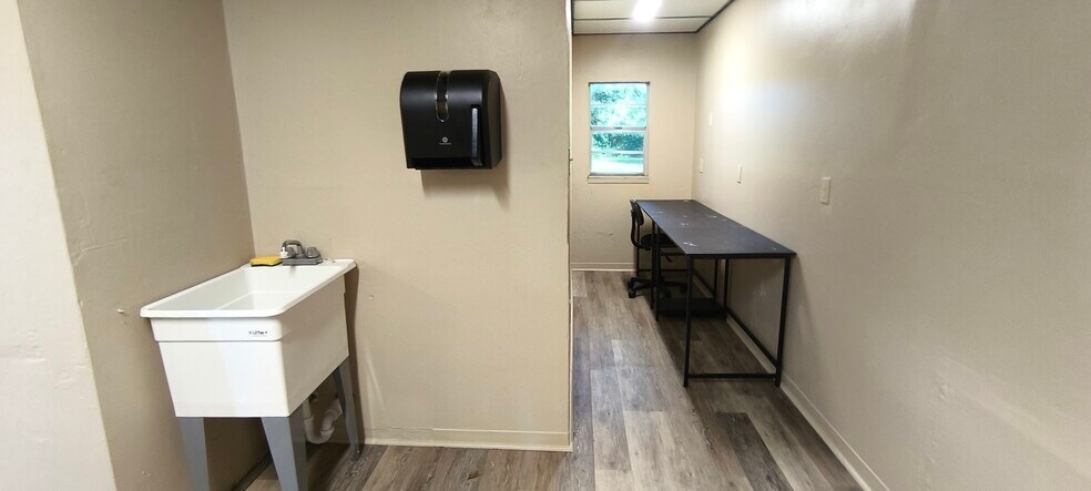 More Photos Of 14610 Kennard St, Waldo Freestanding For Sale