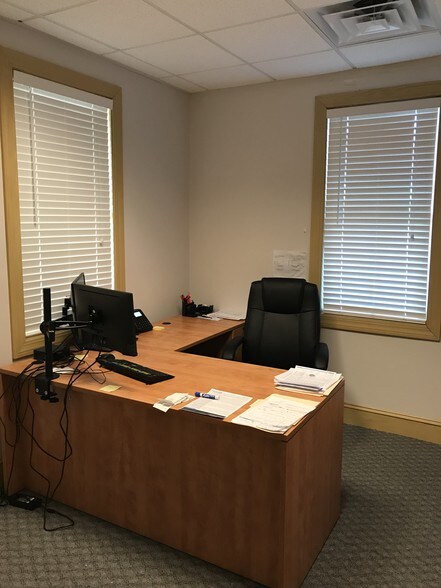 More Photos Of 2113 Middle St, Sullivans Island Office For Lease