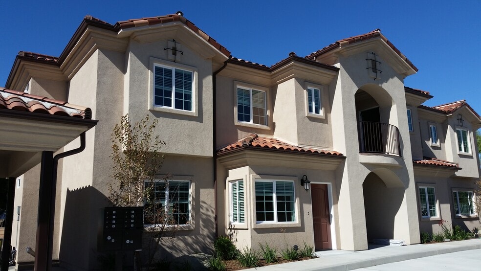 More Photos Of 1378-1380 Patricia Ave, Simi Valley Apartments For Sale