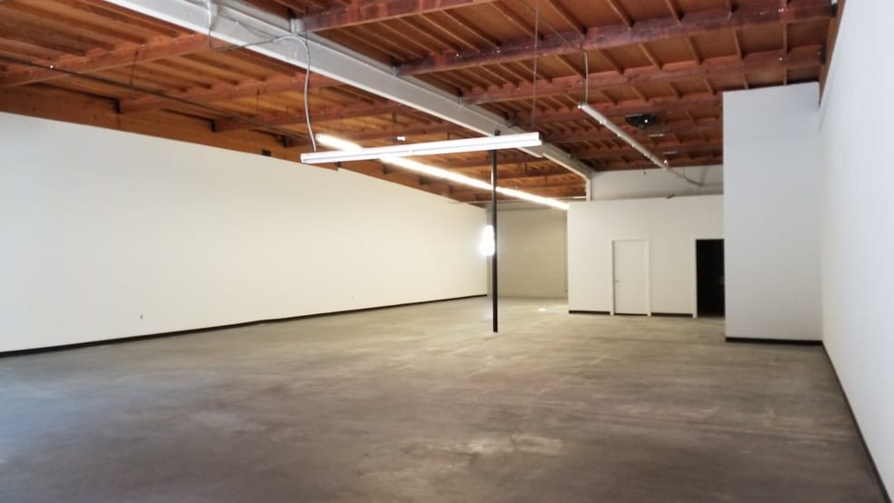 More Photos Of 1107 E 7th St, Los Angeles Manufacturing For Lease